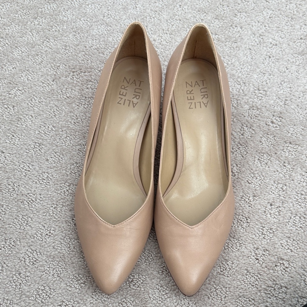 Naturalizer Nude pumps in wide